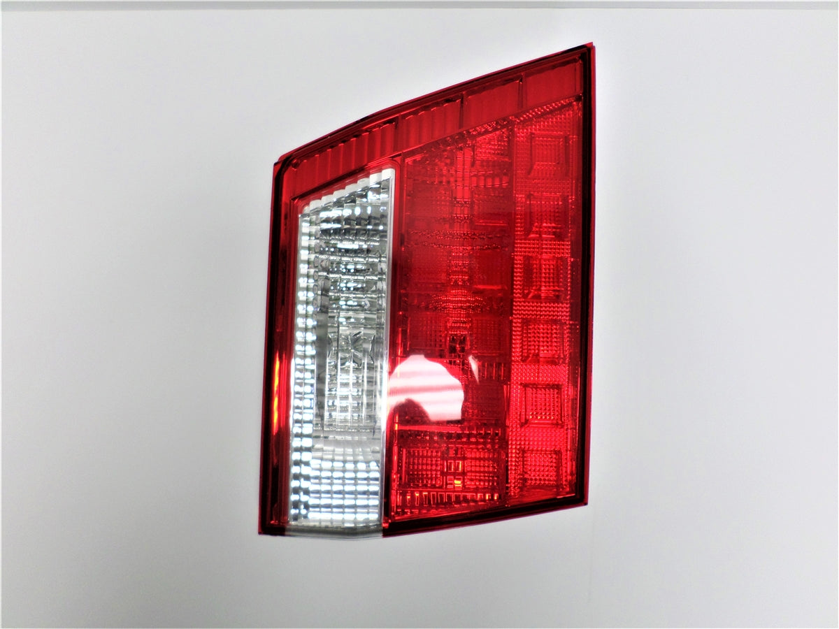 tiffin rv drivers side inner tail light 5035422