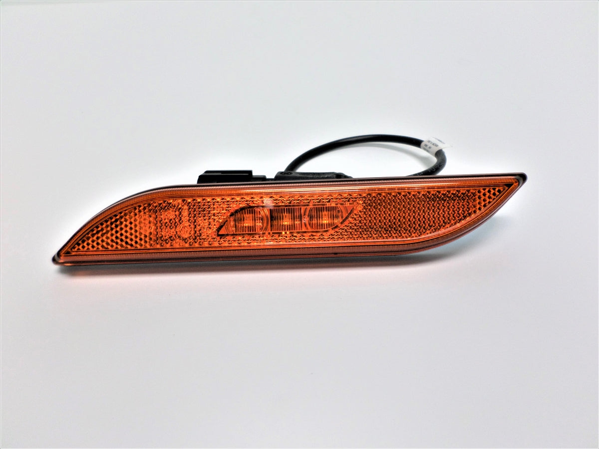 Tiffin rv side marker light amber driver side